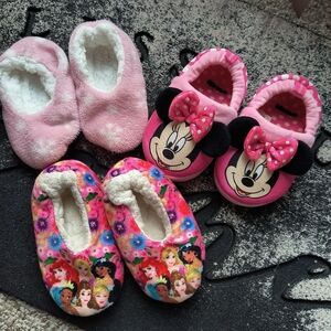 Toddler Girls Lot Of 3 Slippers, Minnie Mouse, Princesses Size 7/8
